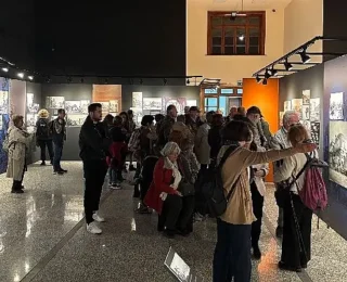 Yunan ziyaretçiler, Yanık Yurt sergisini gezdi