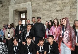 Başkan Altay YHT ile Günübirlik İstanbul Gezisine Katılan Öğrencilere Eşlik Etti