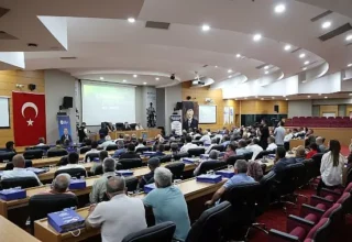 Başkan Muhittin Böcek çiftçilerle bir araya geldi