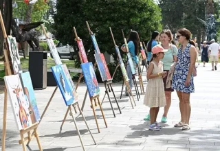 Başkan Topaloğlu resim sergisi açılışına katıldı