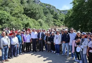 Buca’da Dünya İklim Günü’nde farkındalık yaratan doğa yürüyüşü