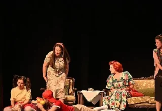 Büyükşehir Şehir Tiyatrosu ilçelerde turneye çıkıyor