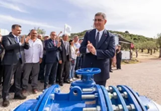 Dikili’de toprak suyla buluştu, üretici bayram sevinci yaşadı