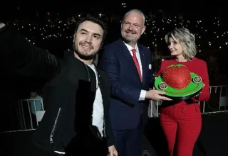 Emiralem Çilek Festivali’ne muhteşem başlangıç