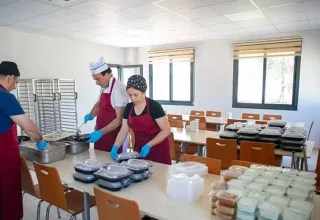 Güzelbahçe Belediyesi, Taziye evlerine Yemek Hizmetine Başladı