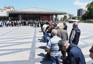 Osmangazi Belediyesi’nden ücretsiz fide dağıtımı