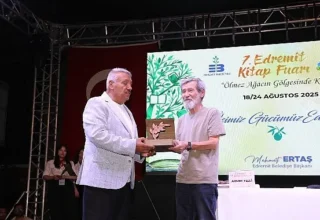 7. Edremit Kitap Fuarı’nda 5. Gün: Şiirden panele, türkülerden müziğe