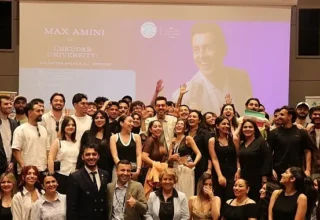 Ünlü komedyen Max Amini, Ebru için fırçayı eline aldı!