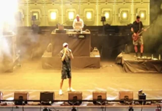 Ceza, İzmir’den barış mesajı verdi