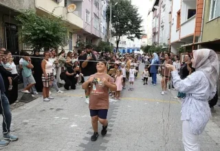 Küçükçekmece’de Binlerce Çocuk ‘Sokakta Oyun Var’ ile Yaz Tatilinin Tadını Çıkarttı